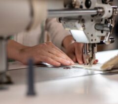 Formations Gilet homme sur-mesure, La gradation du corsage femme avec déplacement en pince, Le buste de base femme et ses transformations en coupe à plat, Les manches